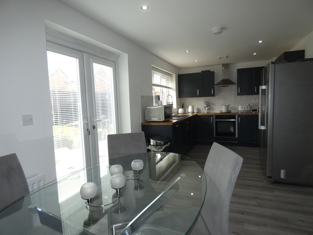 Kitchen/Diner- click for photo gallery
